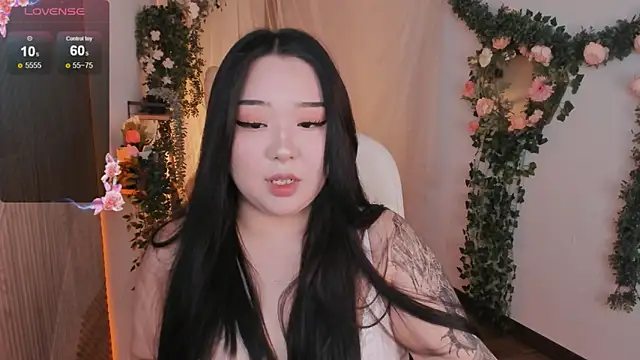 Snapshot of mei_honey_ chatting on January 2025 02:23:02 PM mei honey  online show from January 2025 02:23:02 PM