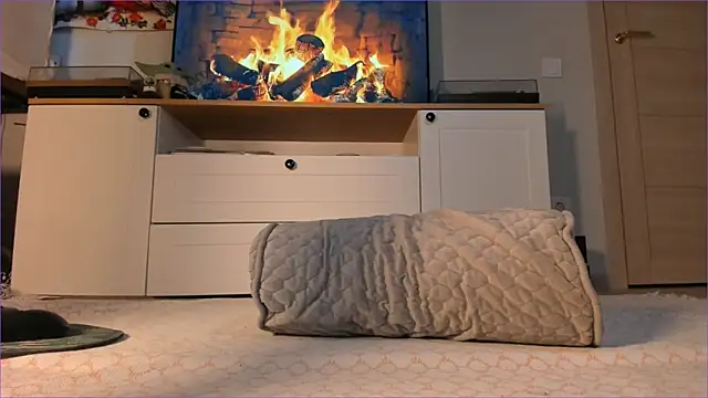 Erin Smojoke online show from November 2025 04:05:01 AM