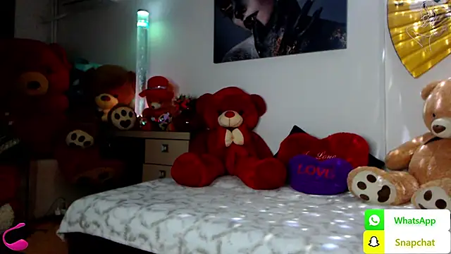 EvelynAisha online show from March 2025 07:49:02 PM