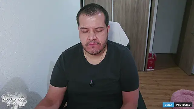 Snapshot of bearcloudcomputa chatting on November 2025 04:17:02 AM bearcloudcomputa online show from November 2025 04:17:02 AM