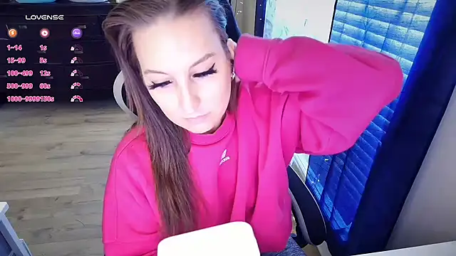 Snapshot of Brooklyn_Bee chatting on November 2025 09:15:01 PM Brooklyn Bee online show from November 2025 09:15:01 PM