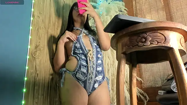 adhara hotter online show from September 2025 10:05:02 PM