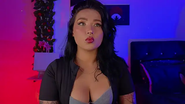 Pauilina online show from June 2026 07:11:01 PM