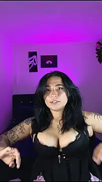 Pauilina online show from May 2026 10:02:01 PM
