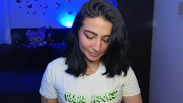 Snapshot of Pauilina chatting on November 2025 09:41:01 PM Pauilina online show from November 2025 09:41:01 PM