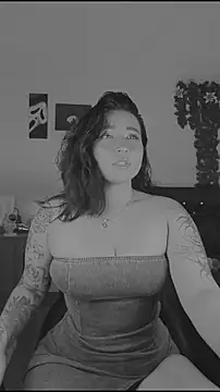 Pauilina online show from April 2026 08:47:02 PM