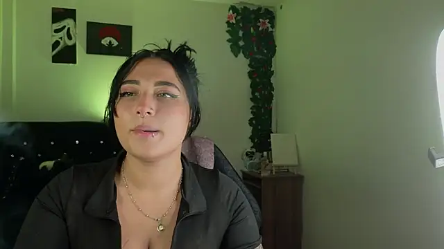Pauilina online show from May 2026 09:45:01 PM