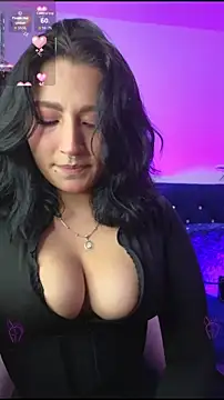 Snapshot of Pauilina chatting on October 2025 12:33:02 AM Pauilina online show from October 2025 12:33:02 AM