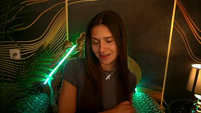 Snapshot of ValeryRoyale chatting on March 2025 02:17:01 PM ValeryRoyale online show from March 2025 02:17:01 PM