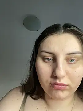 Snapshot of KarinaCelinne chatting on February 2025 01:00:01 PM KarinaCelinne online show from February 2025 01:00:01 PM