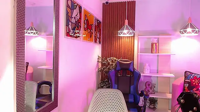 Dalila Sky online show from September 2025 06:04:02 PM