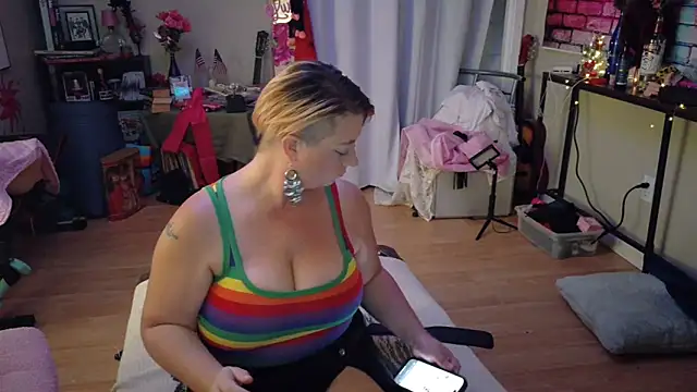 Luna1984 online show from September 2025 08:19:02 PM