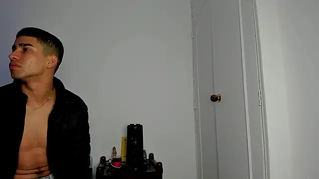 andy 0018 online show from February 2025 07:58:02 AM