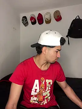 andy 0018 online show from December 2025 03:40:02 PM