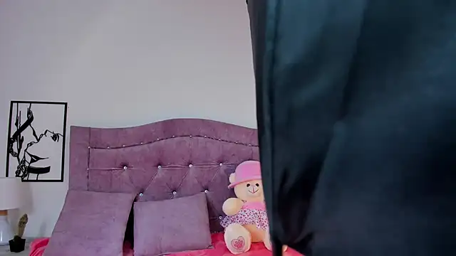 LunaSmitt online show from September 2025 01:12:01 AM