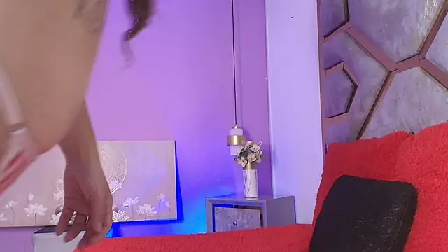 Snapshot of BRITHANY_SPARK chatting on November 2025 04:13:01 AM BRITHANY SPARK online show from November 2025 04:13:01 AM