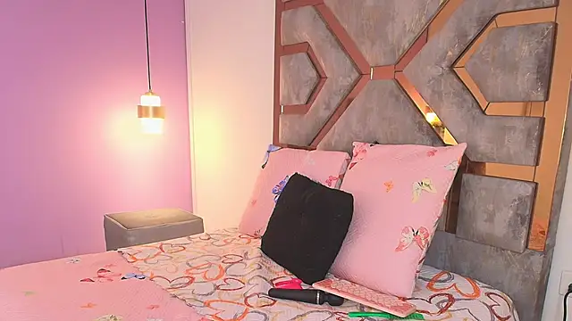 BRITHANY SPARK online show from December 2025 03:54:01 AM