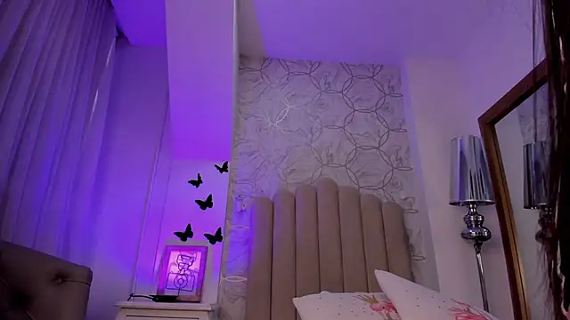 Foxy200   online show from March 2026 08:10:01 PM