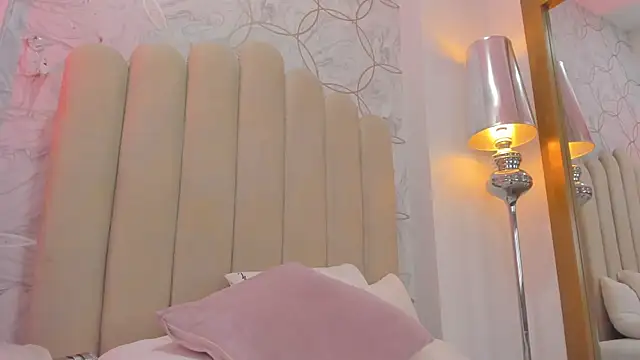 Foxy200   online show from January 2026 08:01:02 PM