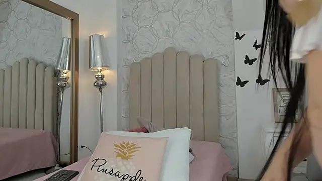 Snapshot of Foxy200__ chatting on October 2025 07:57:02 PM Foxy200 online show from October 2025 07:57:02 PM