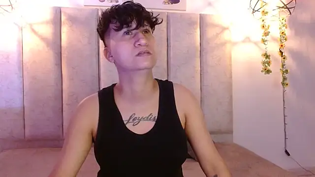 Snapshot of Im_Milan_Rs chatting on October 2025 04:02:02 AM Im Milan Rs online show from October 2025 04:02:02 AM