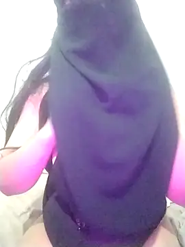 nadya-74 online show from September 2025 06:24:01 PM