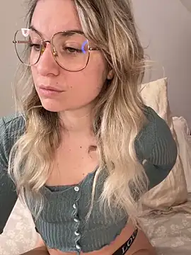 carlaaa online show from March 2026 10:16:01 PM