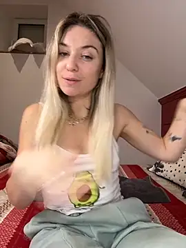 carlaaa online show from November 2025 10:36:02 PM