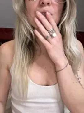 carlaaa online show from April 2026 08:59:01 PM