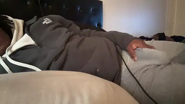 Snapshot of tokenkingtn chatting on November 2025 06:34:02 PM tokenkingtn online show from November 2025 06:34:02 PM