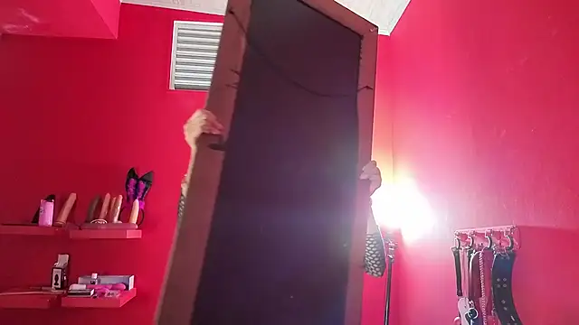 Ambar Roux  online show from March 2026 01:30:01 PM