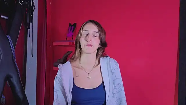 Ambar Roux  online show from November 2025 01:48:01 PM