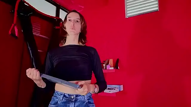 Snapshot of Ambar_Roux_ chatting on May 2026 12:14:02 PM Ambar Roux online show from May 2026 12:14:02 PM