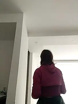 Ambar Roux  online show from November 2025 01:37:02 PM