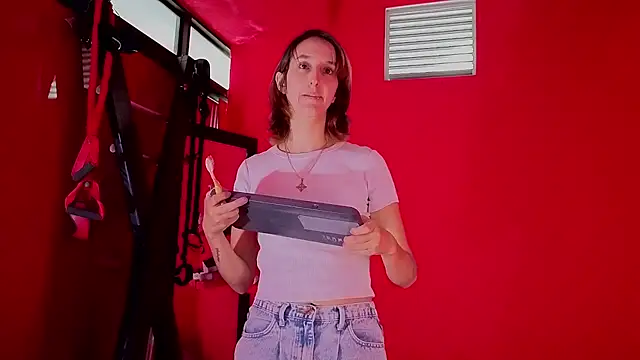 Snapshot of Ambar_Roux_ chatting on April 2026 12:14:02 PM Ambar Roux online show from April 2026 12:14:02 PM