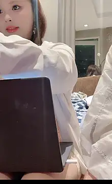 Snapshot of garden-fengshao chatting on November 2025 02:28:01 PM garden-fengshao online show from November 2025 02:28:01 PM