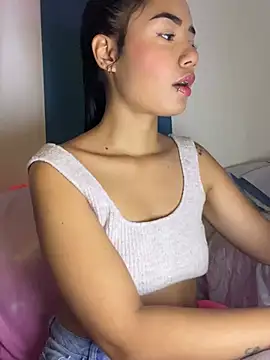 Snapshot of _Luana chatting on February 2025 09:13:02 AM Luana online show from February 2025 09:13:02 AM