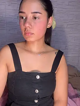 Snapshot of _Luana chatting on July 2026 03:08:01 AM Luana online show from July 2026 03:08:01 AM