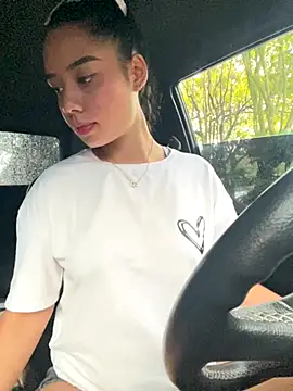  Luana online show from November 2025 06:41:02 PM