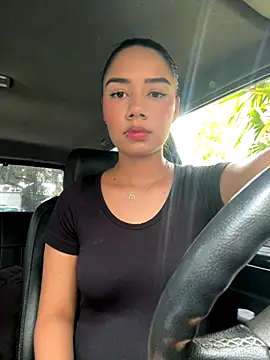  Luana online show from November 2025 05:51:01 PM