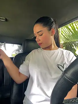  Luana online show from December 2025 05:34:02 PM