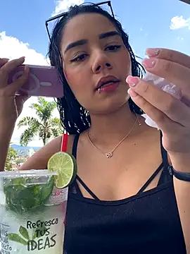  Luana online show from November 2025 05:38:02 PM