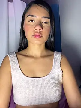 Snapshot of _Luana chatting on March 2025 01:06:02 PM Luana online show from March 2025 01:06:02 PM