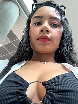  Luana online show from October 2025 07:57:02 PM