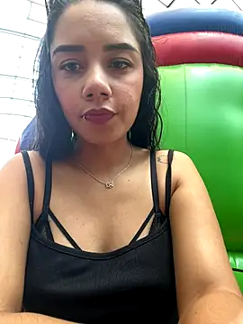  Luana online show from November 2025 07:06:01 PM