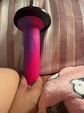 luisa1 online show from November 2025 07:52:02 PM