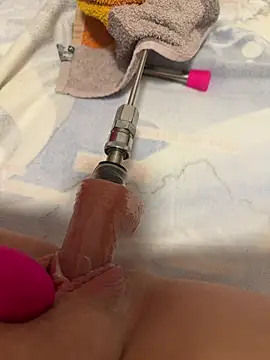 luisa1 online show from April 2026 07:04:01 PM