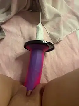 luisa1 online show from November 2025 07:40:02 PM