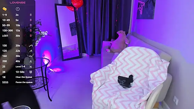 Bunny  of love online show from February 2025 01:33:01 PM