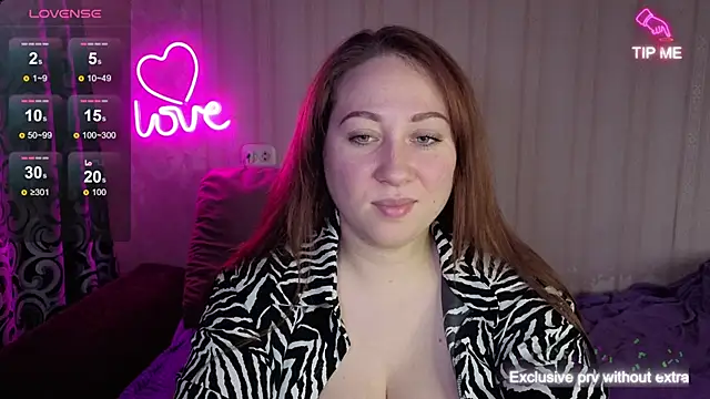 KellyCrystall online show from November 2025 04:28:02 AM